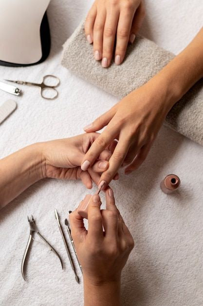 Delux Spa Manicure